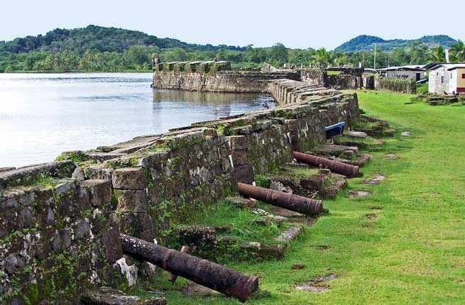 Portobelo, Caribbean Snorkel & Zipline Adventure in Panama